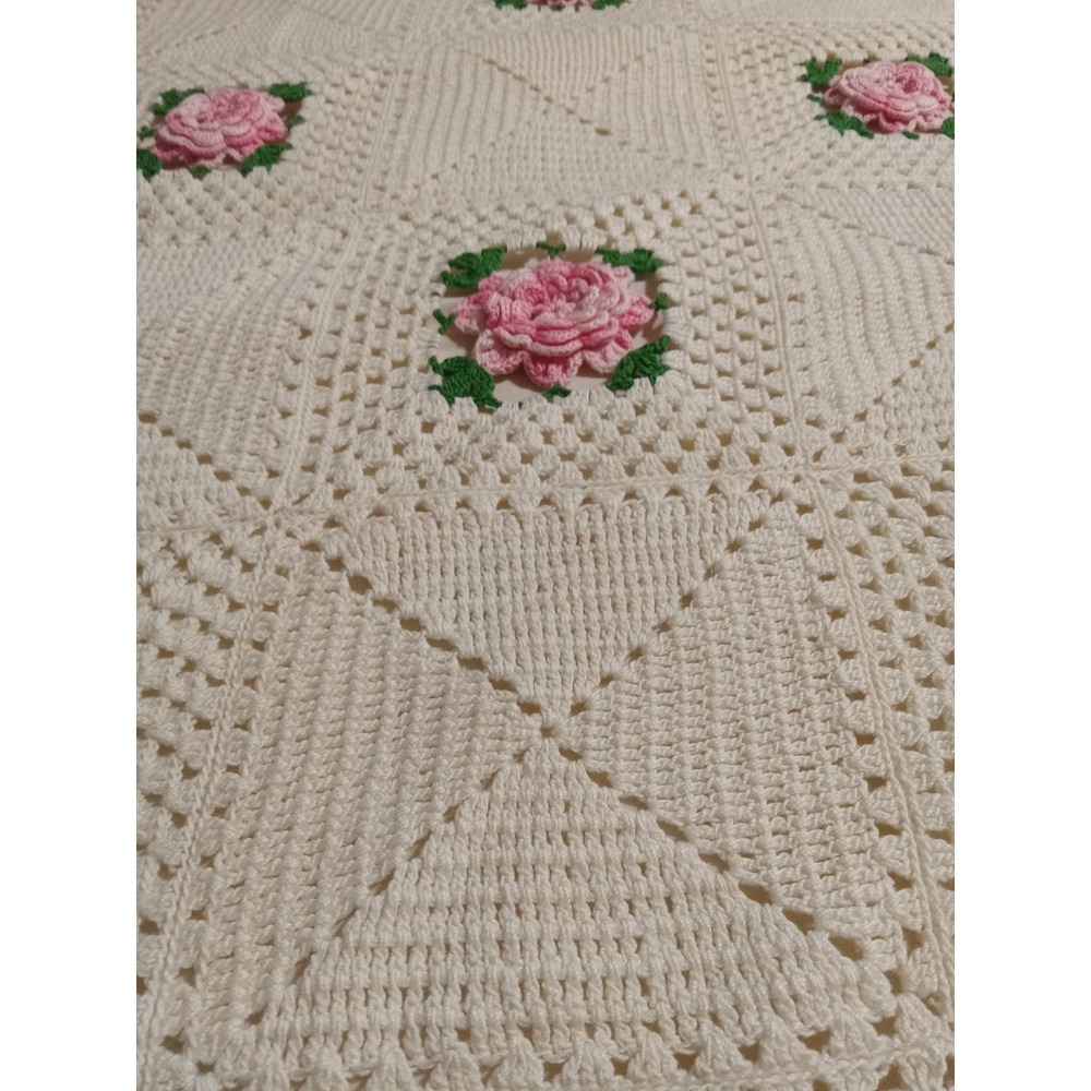 Vintage Handmade Crochet Bedspread Pink Rose Floral Coverlet 72x106 Cottagecore - Picture 5 of 8